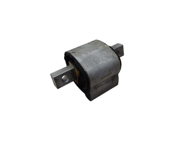 Подушка КПП A2052403400 MERCEDES