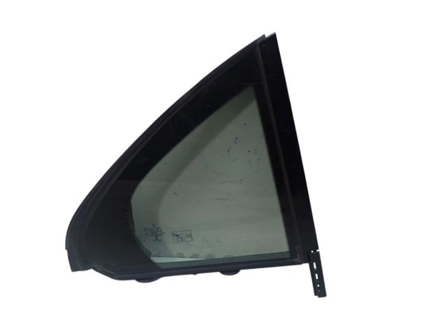 Скло кутове дверей задніх A2057300655 MERCEDES