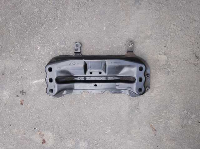 Кріплення коробки передач A2122404102 MERCEDES
