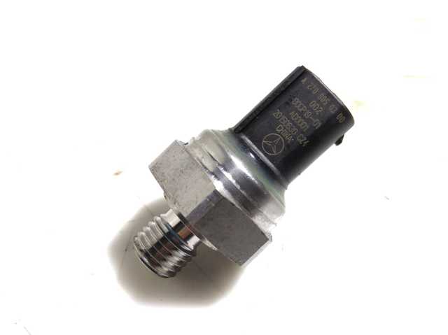 Акція датчик тиску масла mercedes-benz c-class w205 14-21 554244