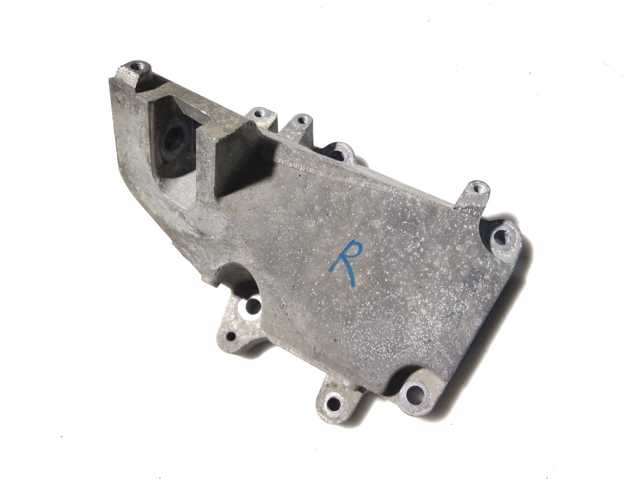 Кронштейн подушки (опори) двигуна, правої A2782234804 MERCEDES