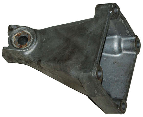 Кронштейн подушки (опори) двигуна, правої A6112230304 MERCEDES
