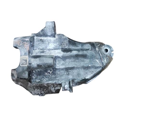 Кронштейн подушки (опори) двигуна, лівої A6512234204 MERCEDES