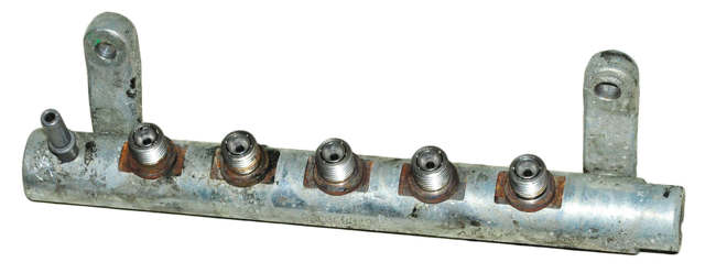 Розподільник палива BG9Q9D280BA LAND ROVER
