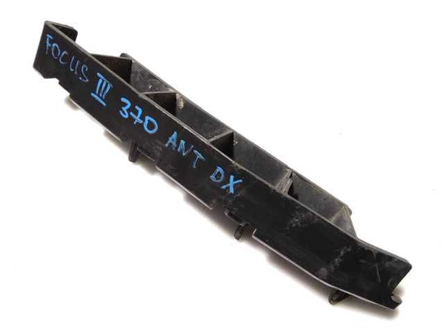Праве кріплення переднього бампера BM5117D958AE FORD