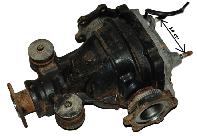 Задній редуктор C8301EB300 NISSAN