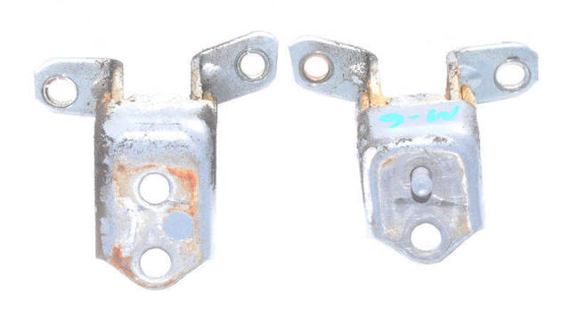 Петля задніх правих дверей E11272210A MAZDA