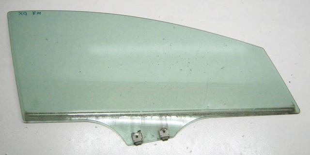 Скло передніх дверей, правих EG2158510A MAZDA
