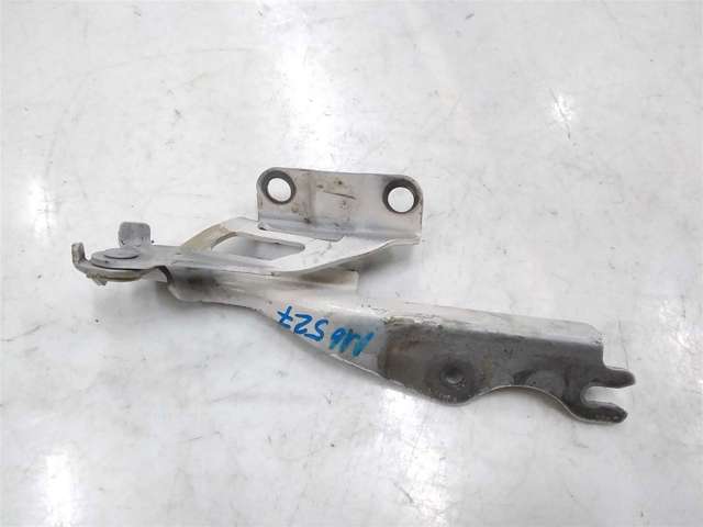Шарнір капота лівий GHP952420B MAZDA
