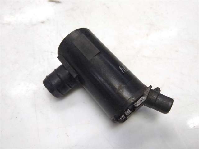 Насос-двигун омивача скла, заднього GJ6A67482 MAZDA