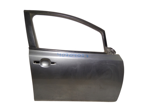 Пасажирські передні двері H010M3NAMA NISSAN
