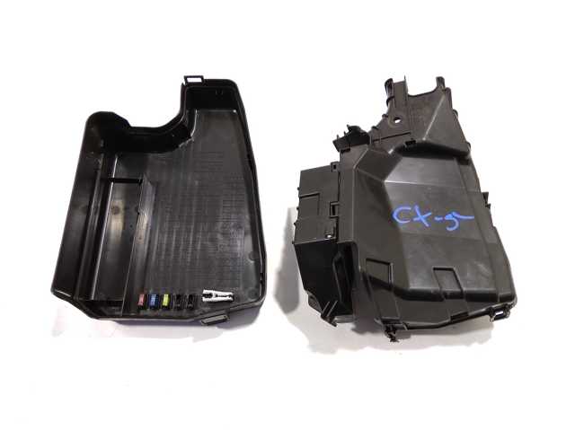 Корпус блоку запобіжників KD4566767 MAZDA