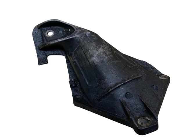 Кронштейн подушки (опори) двигуна, лівої KKU000390 LAND ROVER