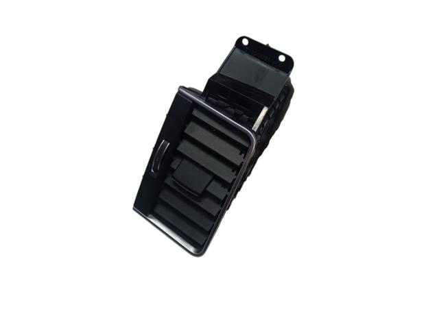 Решітка повітроводу ліва LR044686 LAND ROVER