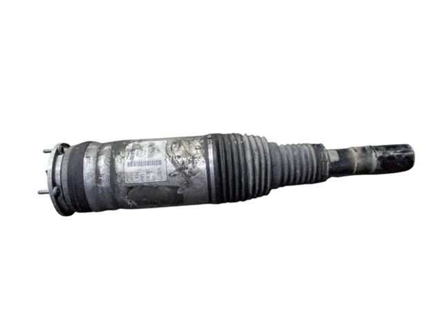 Стійка передня права LR044851 LAND ROVER