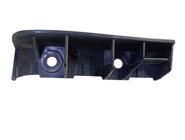 Кронштейн бампера заднього, правий LR055885 LAND ROVER