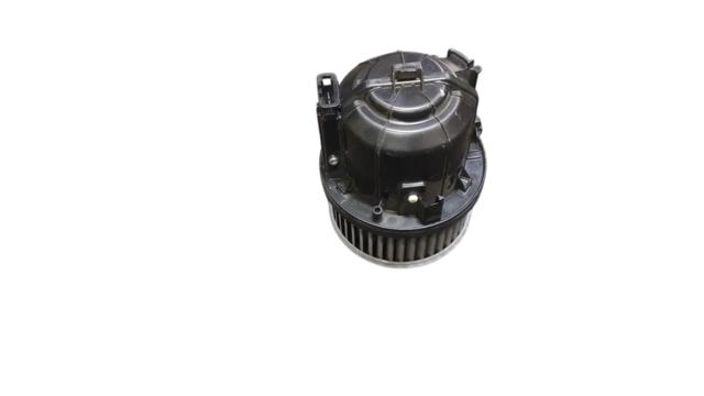 Двигун вентилятора пічки (обігрівача салону) LR066917 LAND ROVER
