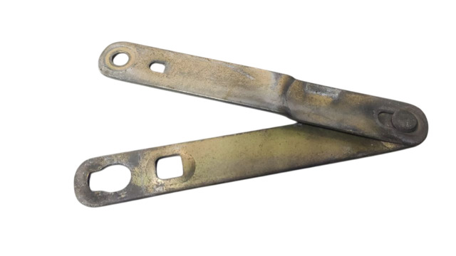 Петля заднього борту MB437897 MITSUBISHI