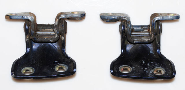 Петля заднтої двері, лівої MB546471 MITSUBISHI