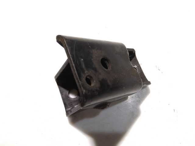 Кронштейн подушки (опори) двигуна, лівої MD310727 MITSUBISHI