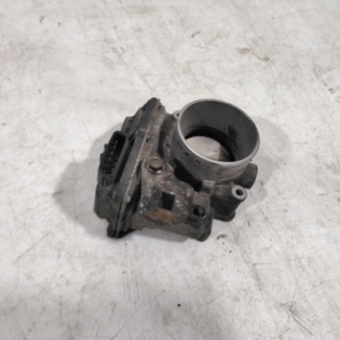 Блок дросельної заслінки PE0113640 MAZDA