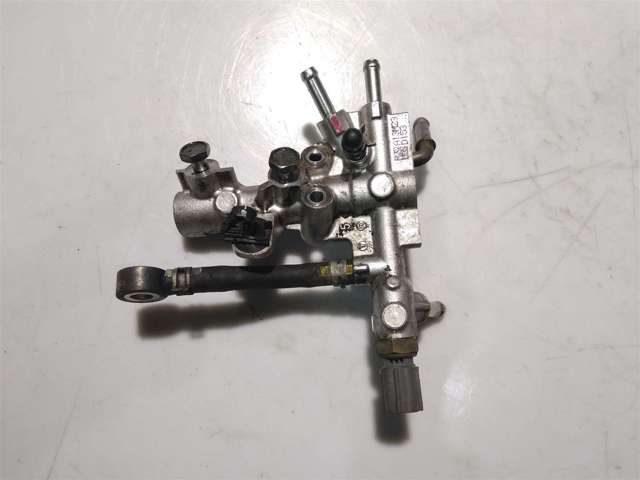 Клапан паливний зворотній SH011327X MAZDA