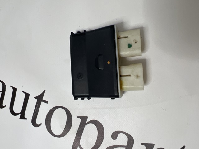 ЕБУ відкриття кришки багажника / двері 3-й (5-й) 3G0962243B VAG