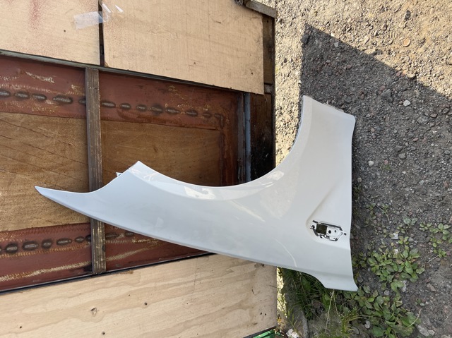 Переднє праве крило 41358069378 BMW