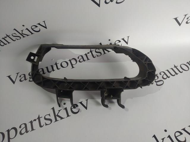 Кронштейн бампера заднього, правий 4H0807364B VAG