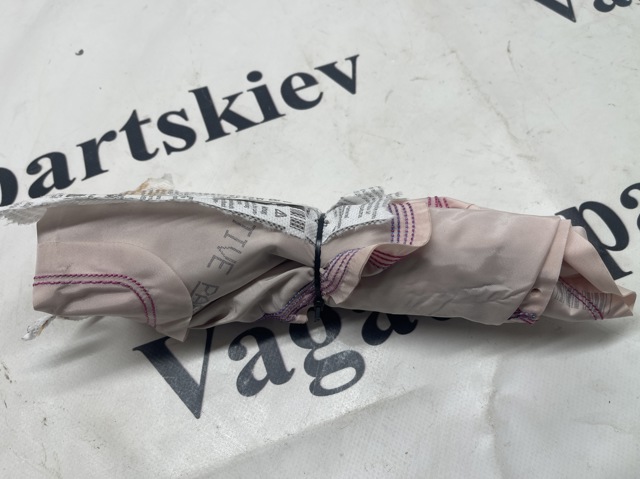 Подушка Айрбег спинки сидіння правого 4J3880242E VAG