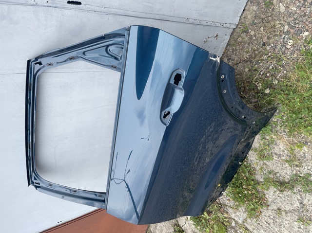 Двері пасажирськи задні ліві 4KE833051A VAG