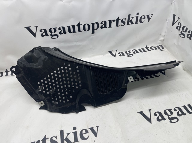 Захист бампера переднього, правий 4KE853888F VAG