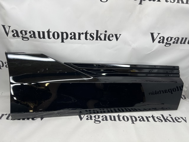 Молдинг задніх правих дверей, нижній 4KE853970AGRU VAG