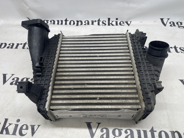 Радіатор інтеркулера 4M0145803BT VAG