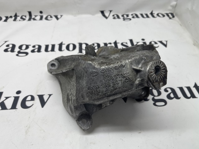 Кронштейн подушки (опори) двигуна, лівої 4M0199307CB VAG