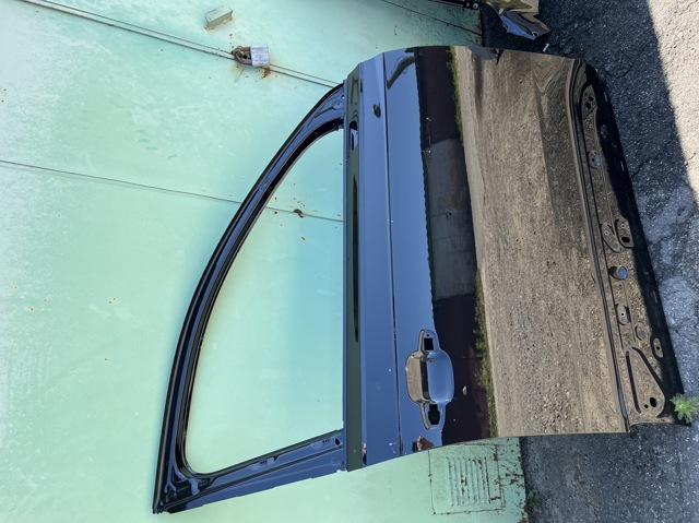 Пасажирські передні двері 4M0831052F VAG