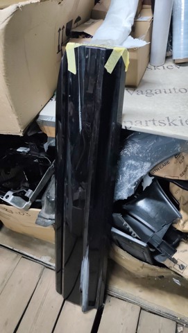 Молдинг передніх правих дверей 4M0853960PGRU VAG