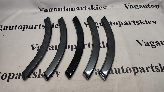 Молдинг задніх правих дверей 4M0854820HGRU VAG
