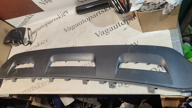 Обвіс бампера 4M8807733ARU6 VAG