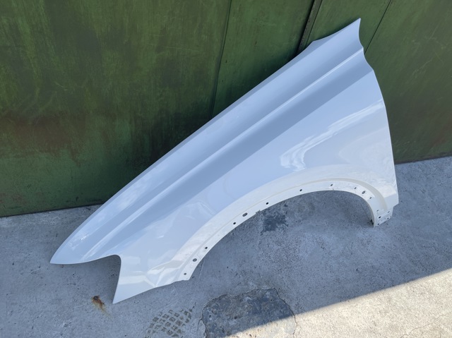 Ліве переднє крило 4M8821105A VAG