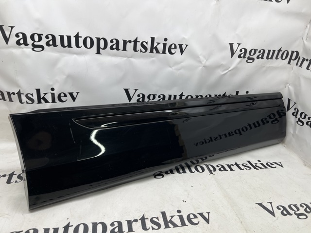 Накладка задніх правих дверей 4M8853970BGRU VAG