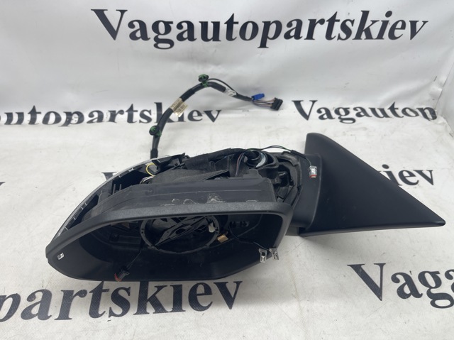 Дзеркало ліве 4M8857409AN9B9 VAG