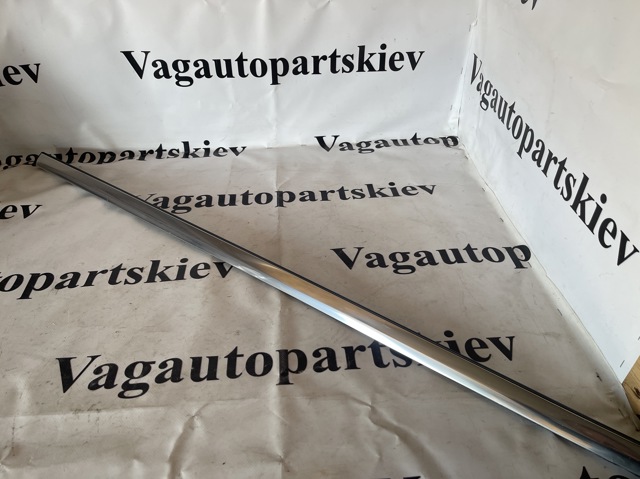 Молдинг задніх лівих дверей 4N48539692ZZ VAG