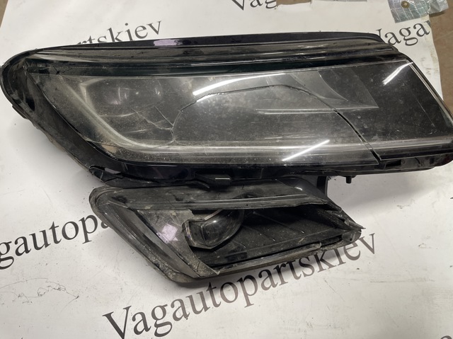 Фара комбінована, передня 566941016F VAG