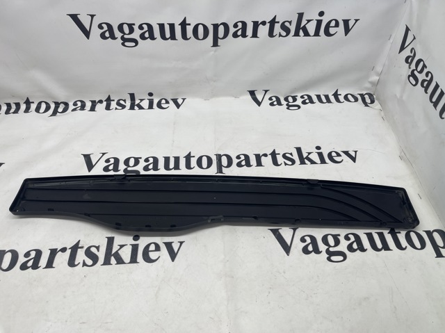 Накладка дифузора радіатора верхня 5Q0129954 VAG