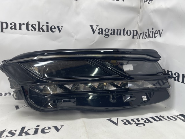 Фара основна права 761941114A VAG