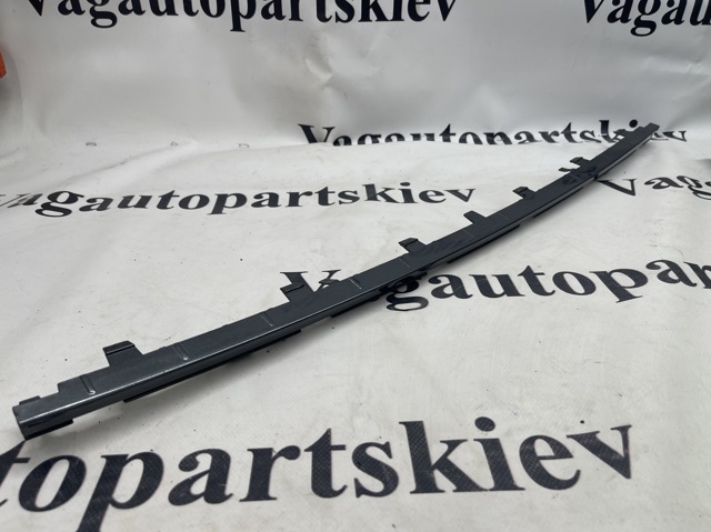Бампер передній, нижня частина 83A807663AGRU VAG