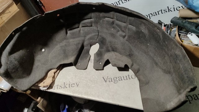 Підкрилок заднього крила, правий 8K0810172C VAG