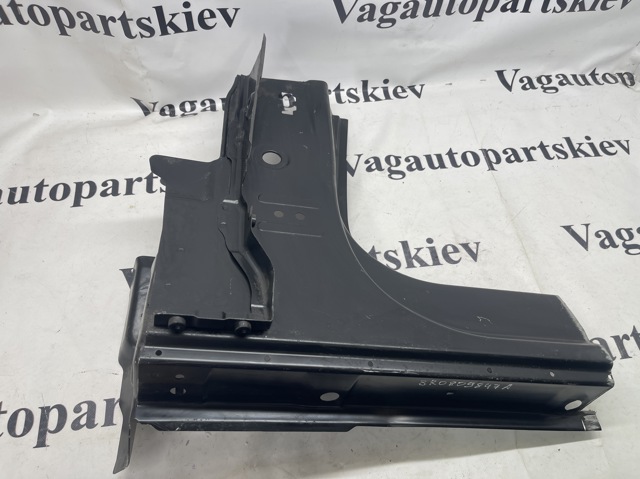Поріг зовнішній лівий 8R0809847A VAG