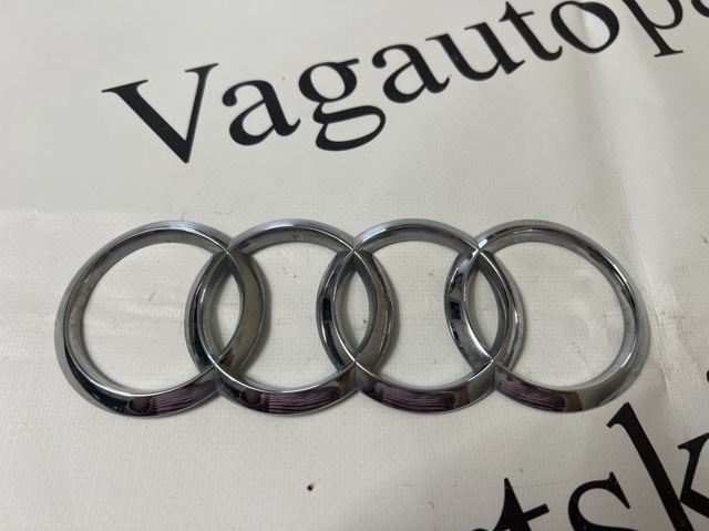 Фірмовий значок на кришку багажника 8V78537422ZZ VAG
